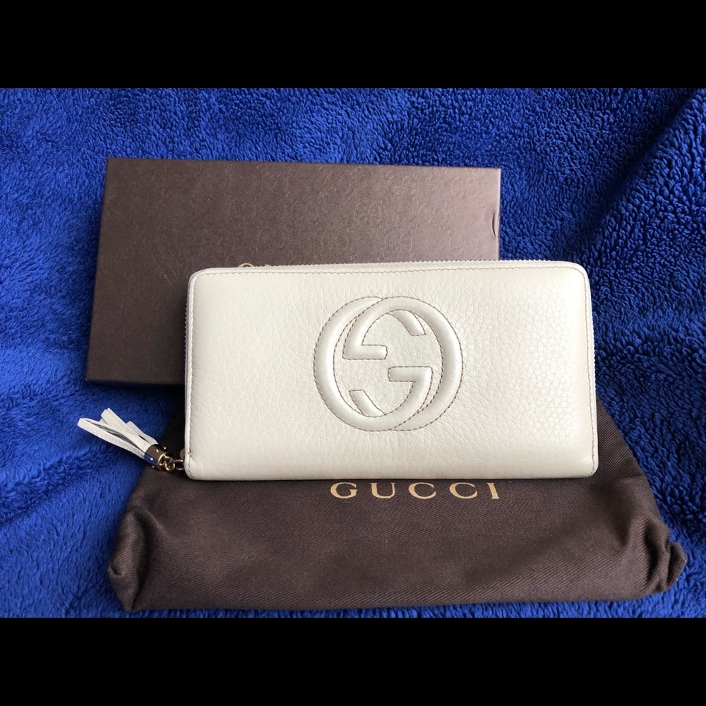 Gucci Soho Leather Zip-Around Wallet